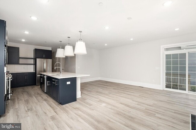Building Photo - 4403 Thompson Dr