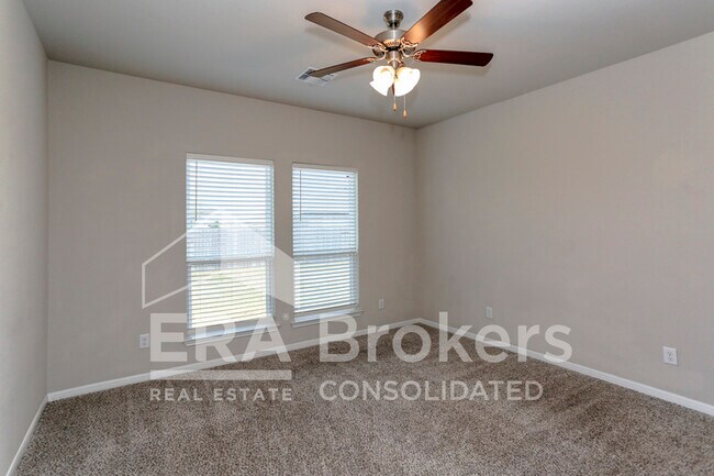 Building Photo - 1236 Grand Oak Trl
