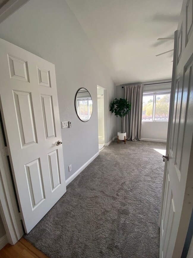Building Photo - 4 Bedroom Home in Summerlin with Pool