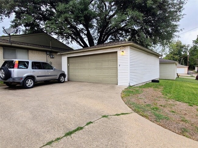 Building Photo - 7436 Brentcove Cir