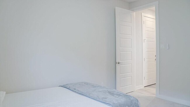 Building Photo - 1561 Sawmill Xing