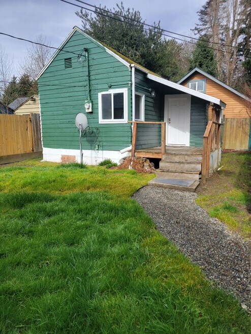 Building Photo - 908 15th St