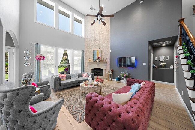Building Photo - 815 Arlington Ln