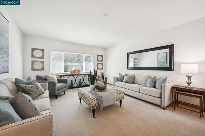 Building Photo - 3114 Santa Paula Dr