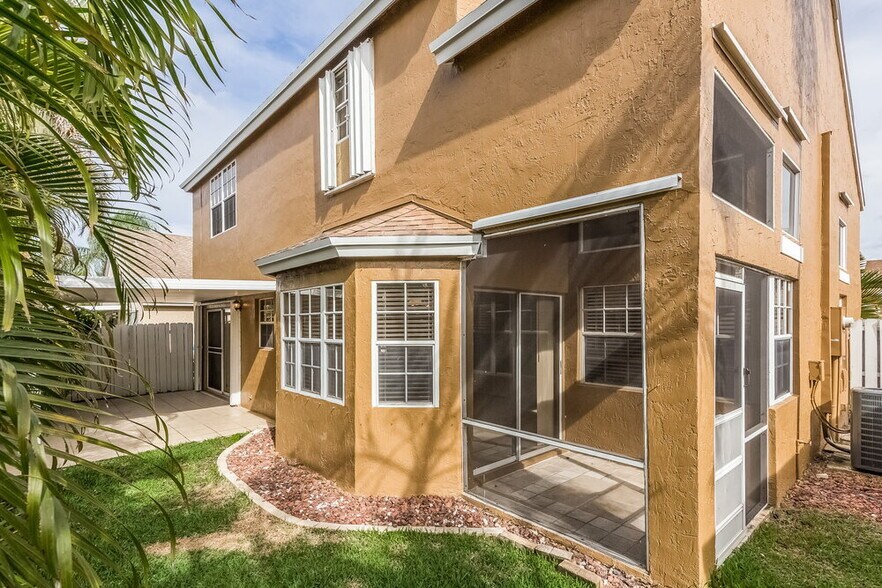 Building Photo - 1161 SW 108th Terrace