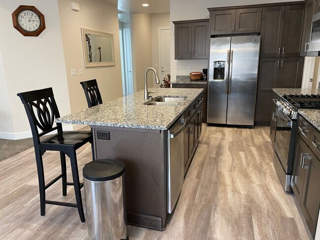 Building Photo - Great home located in Hurricane!