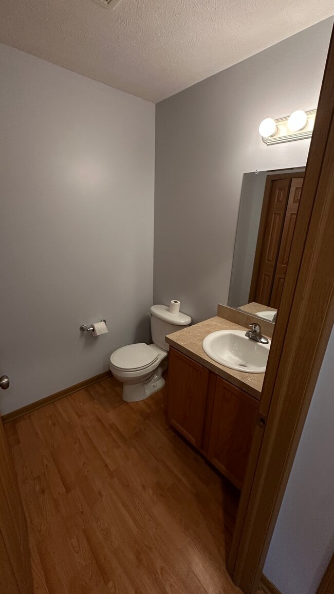 Building Photo - 2472/2474 Millview