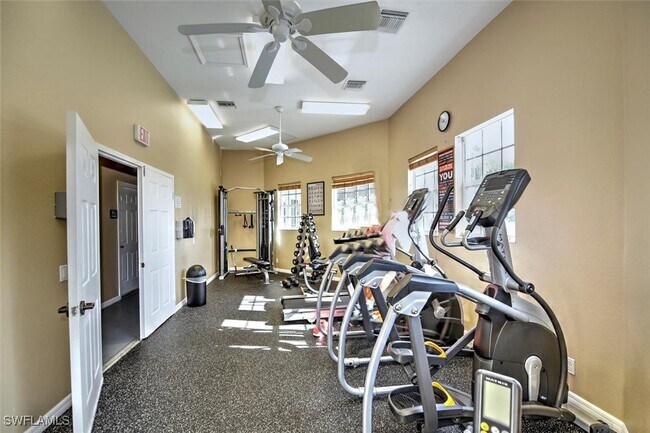 Building Photo - 8884 Fawn Ridge Dr
