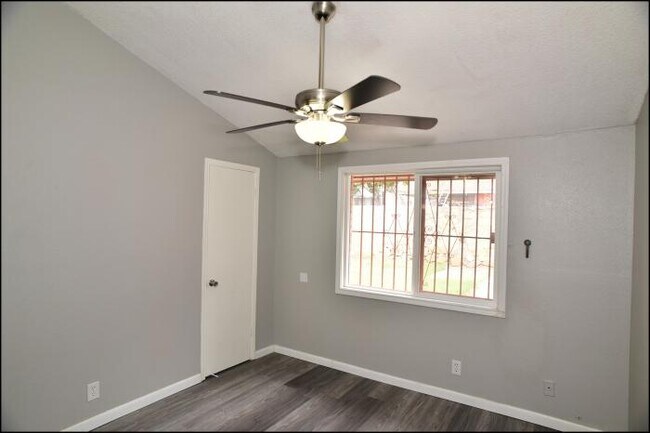 Building Photo - 2 bedroom in El Paso TX 79907