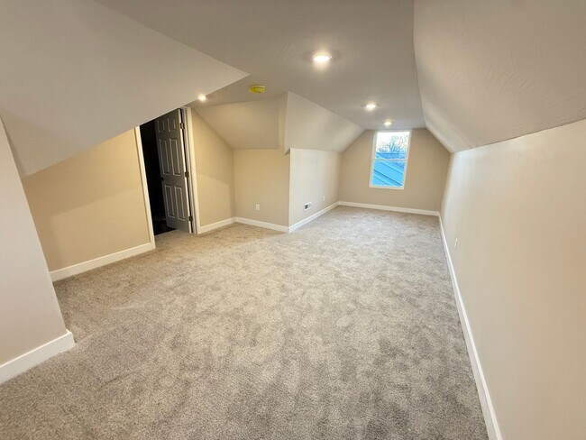 Building Photo - 4 Bed 2 Bath Aurora, MO