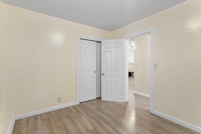 Building Photo - 1809 38th Ave