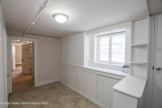 Building Photo - 16 John St