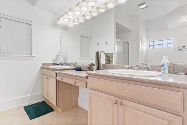 Building Photo - 4166 Old Lazy River Rd