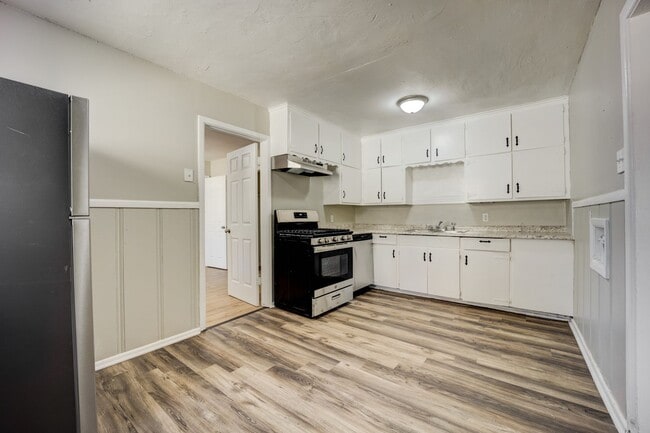 Building Photo - SF-067-1216 &amp; 1218 North 35th Street Duplex