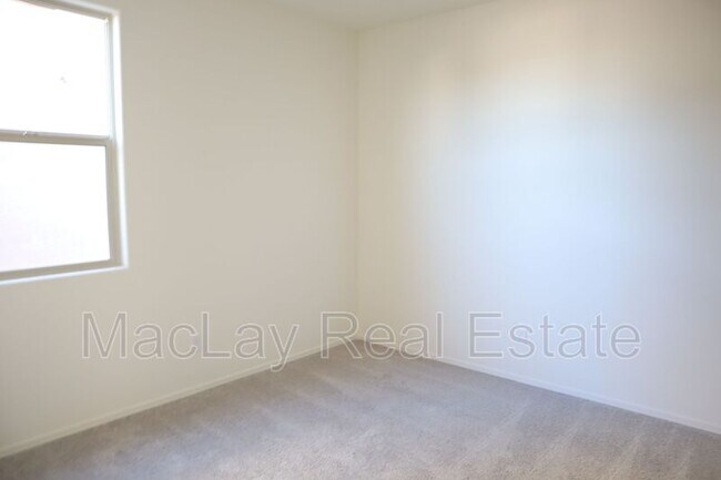 Building Photo - 10676 W Golson Dr