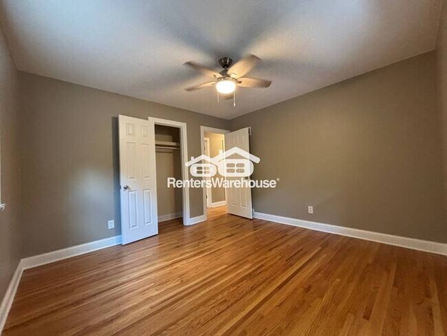 Building Photo - Available now - Beautifully Updated 4 Bedr...