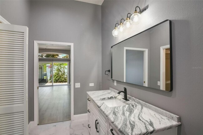 Building Photo - Beautiful 3 Bedroom 2 Bath House For Rent