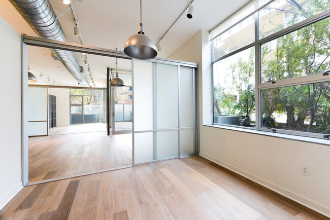 Building Photo - 4080 Glencoe Ave