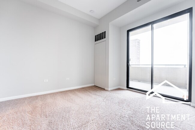 Building Photo - 1464 S Michigan Ave