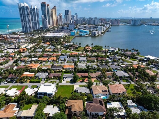 Building Photo - 261 188th St