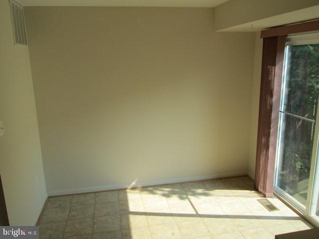 Building Photo - 9267 Kristy Dr