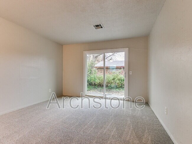 Building Photo - 401 NW 86th St