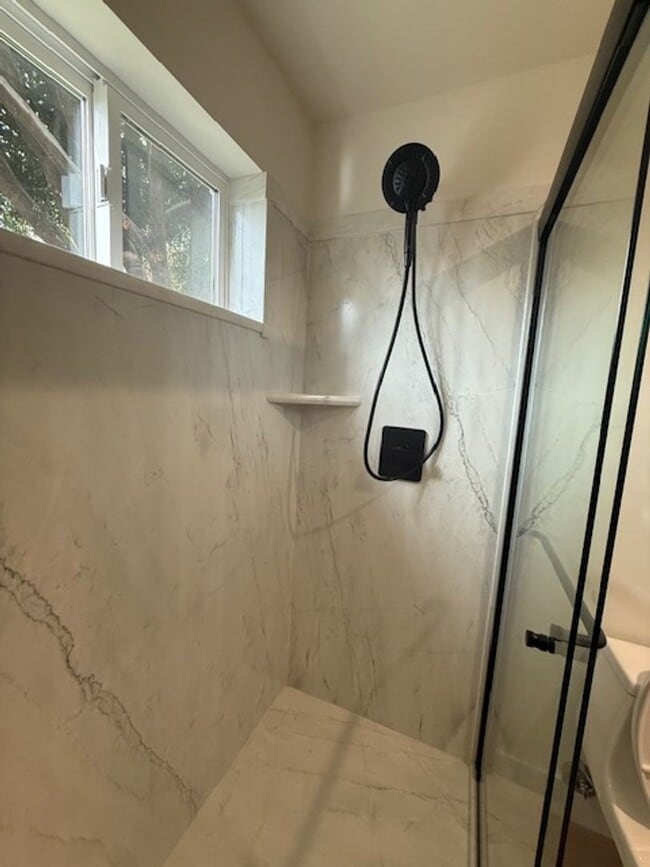 Building Photo - BRAND NEW 2 BEDROOM / 1 BATHROOM ADU READY TO BE MOVED IN