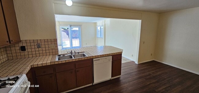 Building Photo - MIRA MESA / SAN DIEGO - Nice 4 Bedroom / 2 Bath House.  AVAILABLE NOW.