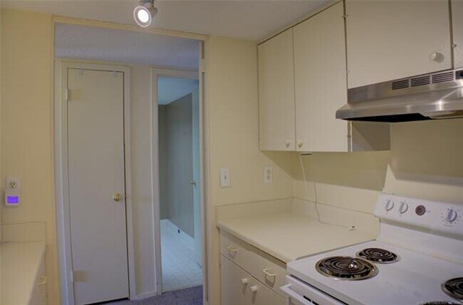 Building Photo - Adorable 2 bed 2 bath in historic Liberty Tower