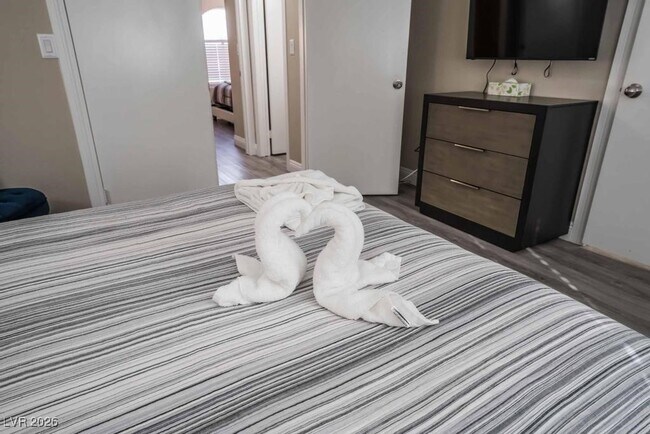 Building Photo - 8233 Ducharme Ave