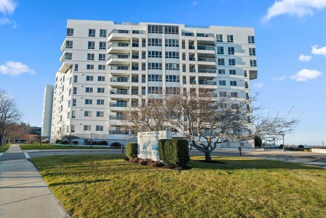 Building Photo - 2001 Marina Dr