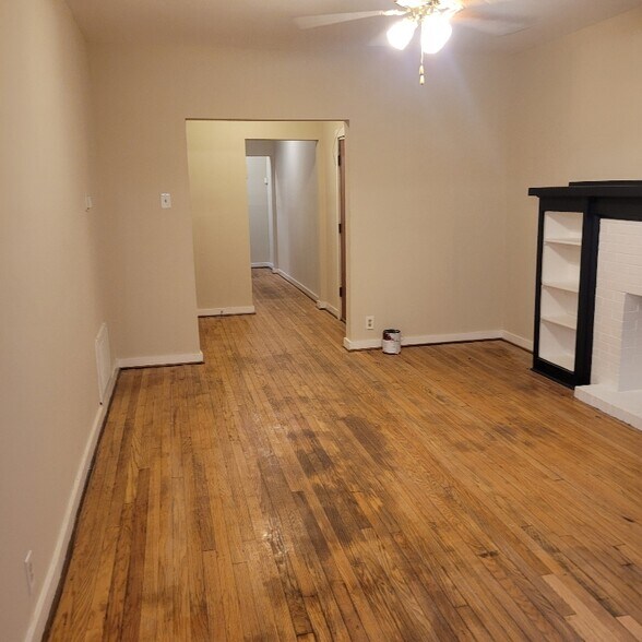 Building Photo - 6723 S Clyde Ave