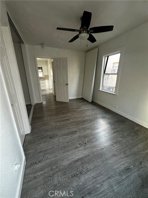 Building Photo - 1223 W 64th St