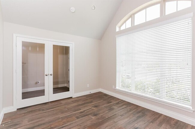 Building Photo - 122 S Carson Cub Ct