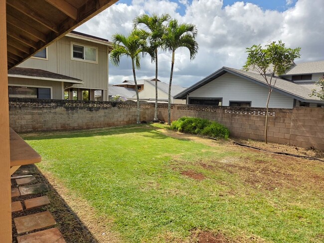 Building Photo - 3 Bed | 2 Bath | w/Carport in Mililani