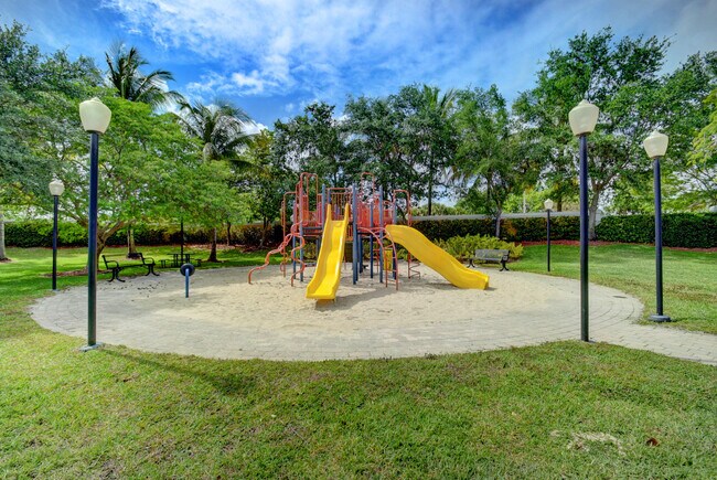 Building Photo - 7230 Via Luria