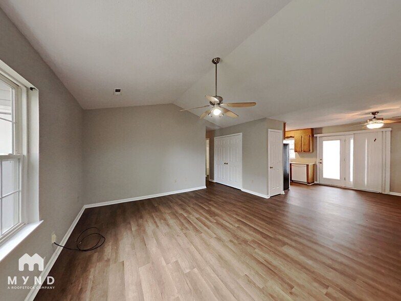 Building Photo - 545 Newell St NW