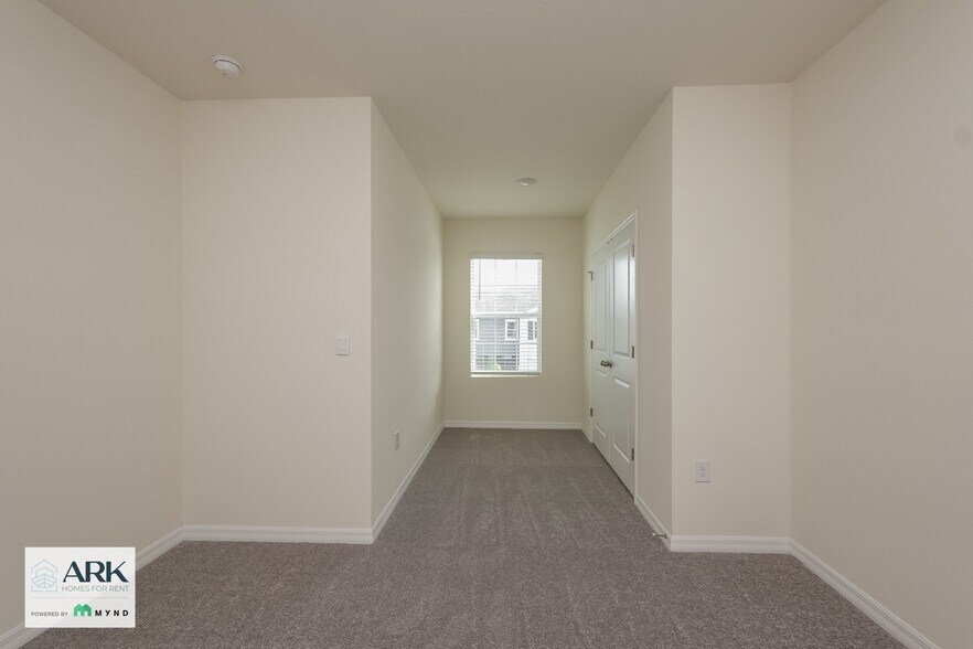Building Photo - 2905 Suncoast Plains Dr