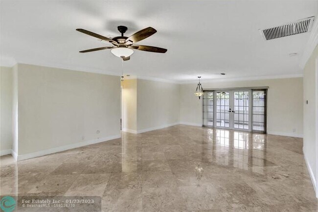 Building Photo - 361 SW 60th Ave