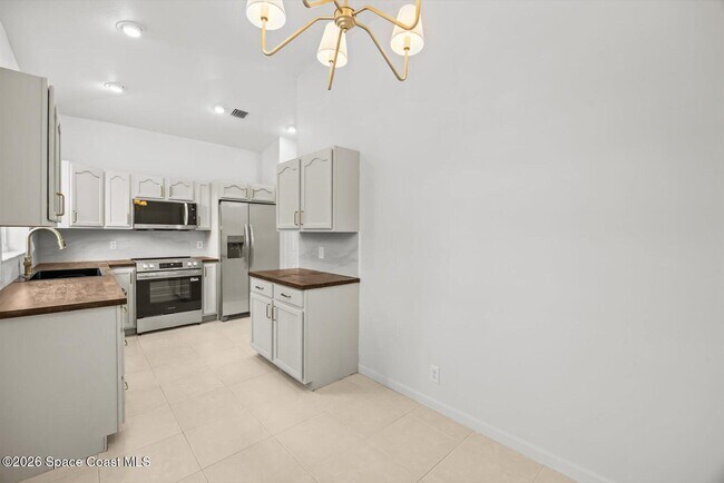 Building Photo - 8406 Mulligan Cir