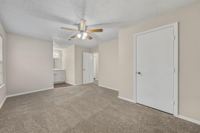 Building Photo - 1914 Valley Hill Cir