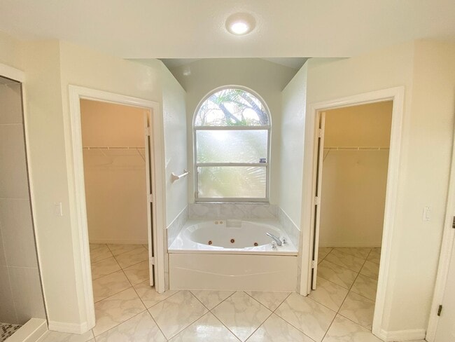 Building Photo - 9637 Lake Douglas Pl