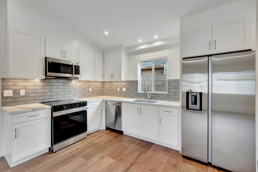 Building Photo - 1012 W Walnut St