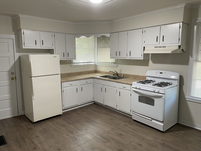 Building Photo - 1709 24th St