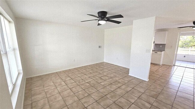 Building Photo - 284 Rotonda Blvd W