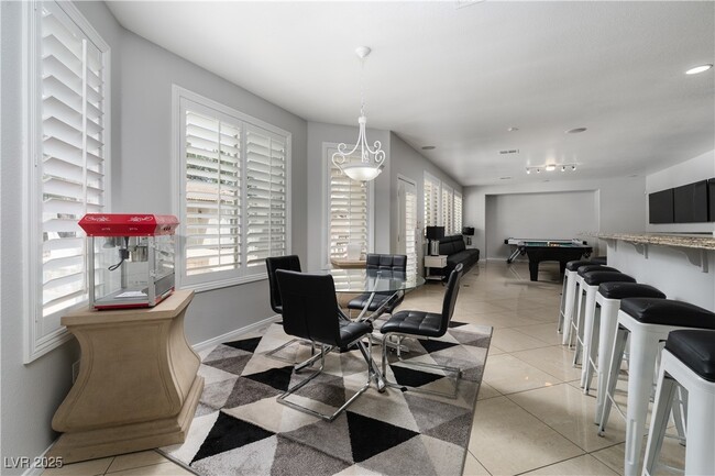 Building Photo - 10725 Bernini Dr