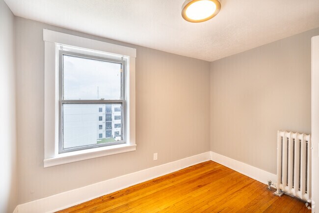 3BR, 1 1/2BA - 1,300SF - Bedroom - Clarisa Properties