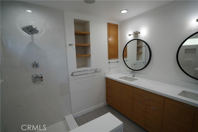 Building Photo - 4466 Sherman Oaks Cir