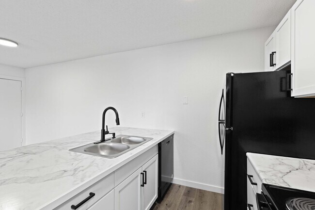 Interior Photo - Cypress II