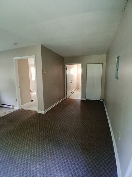 Building Photo - 14 Amy Dr